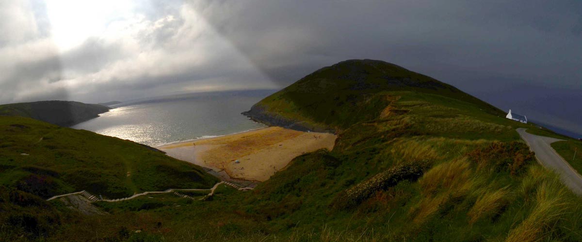 mwnt beach