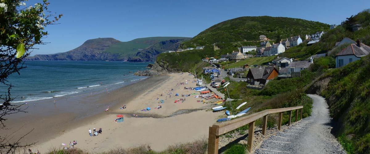 tresaith beach holiday